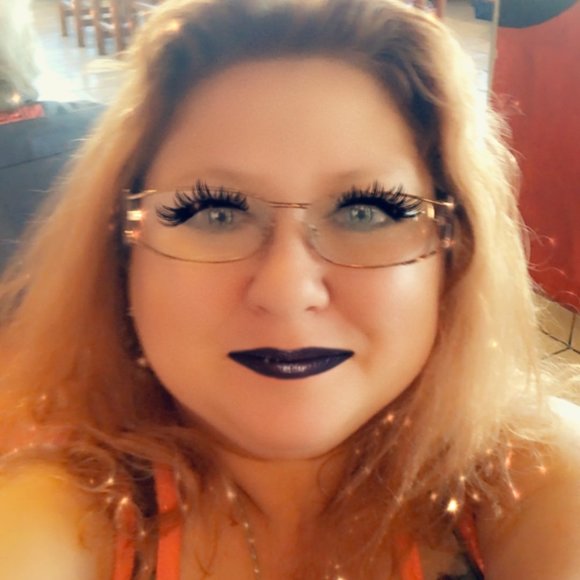 Profile Picture of Glenda Hardage (@glendahardage) on Poshmark