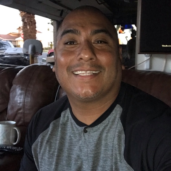 Profile Picture of Leonard Hernandez (@leonard0909) on Poshmark