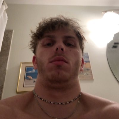 Profile Picture of John (@john_lenyk) on Twitter