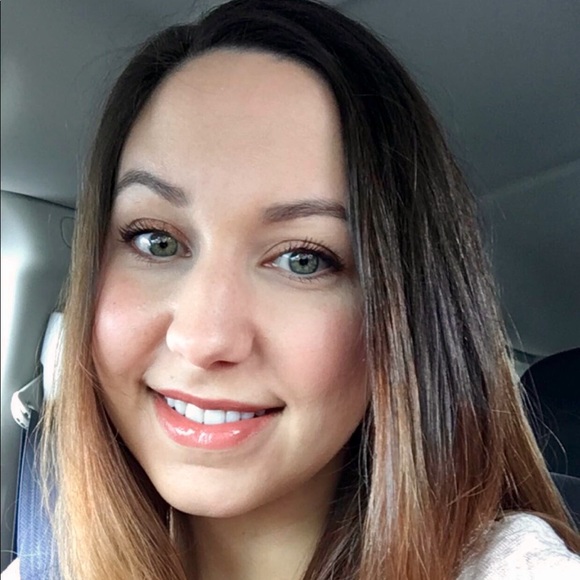 Profile Picture of Rachael Wolf (@wolfra18) on Poshmark