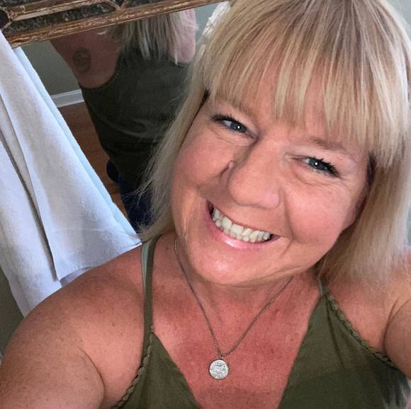 Profile Picture of Kathy Whitenight (@punkyjochic) on Poshmark