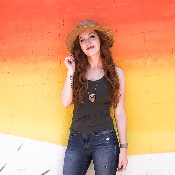 Profile Picture of Jenna Figaro (@jennafig) on Poshmark