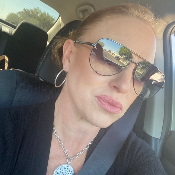 Profile Picture of Bree Shafer (@breeshafer2019) on Poshmark