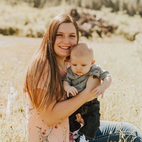 Profile Picture of Hannah Weberg (@hannahweberg) on Poshmark