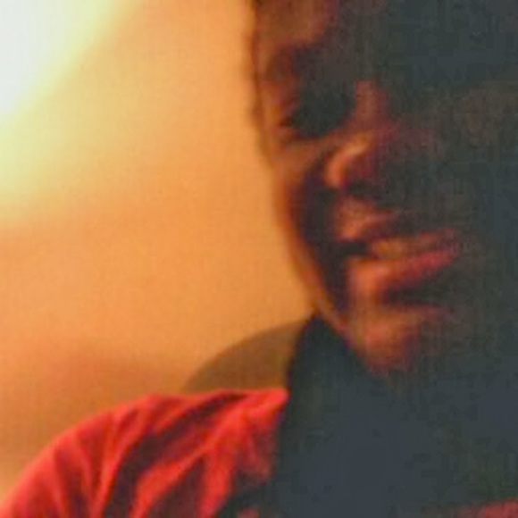 Profile Picture of Sharon Andrews (@jada_bhuu13) on Poshmark