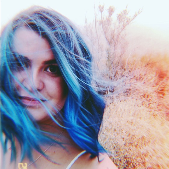 Profile Picture of Samantha Lentsch (@slennayyy) on Poshmark