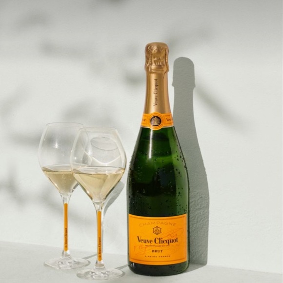 Profile Picture of Wini Bale (@itsmisswang) on Poshmark