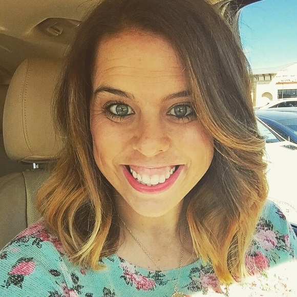 Profile Picture of Tori Bernal (@toribernal) on Poshmark