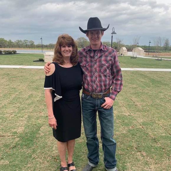 Profile Picture of Kelly Mitchell loehr (@rmitchell979) on Poshmark