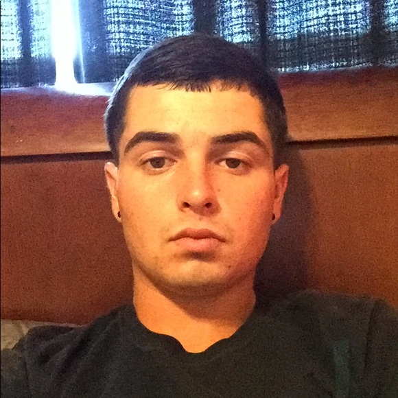 Profile Picture of Hunter Bertrand (@beaux99) on Poshmark