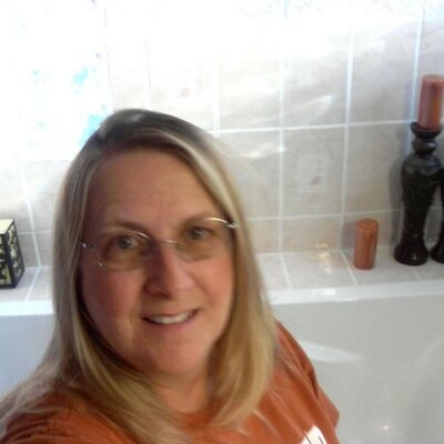 Profile Picture of Karen Dudley (@greenzonedudley) on Twitter