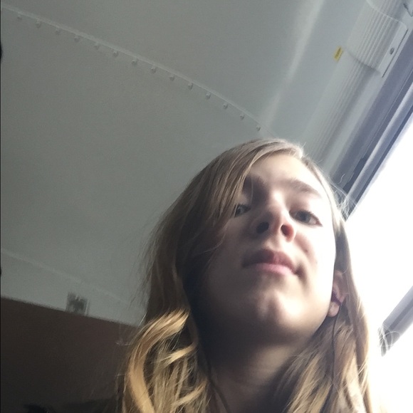 Profile Picture of Ashton Stuber (@sportgirlstub) on Poshmark