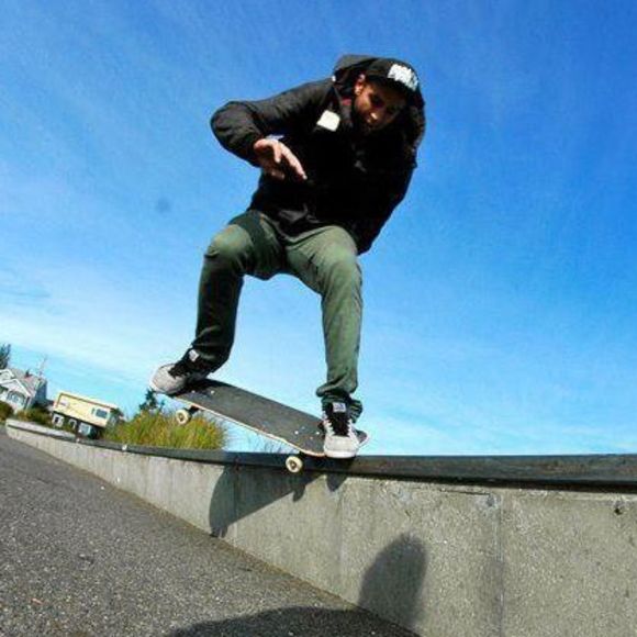 Profile Picture of Drew Marshall (@dreworrooney) on Poshmark