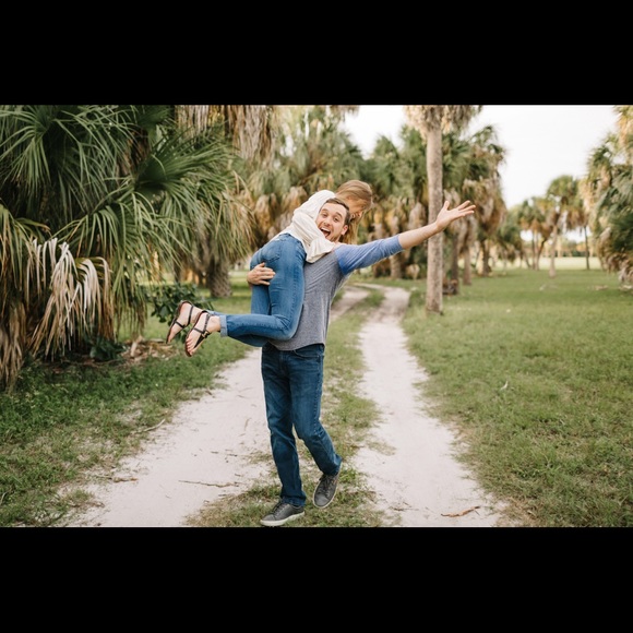 Profile Picture of Tanner Moody (@tannermoodu) on Poshmark