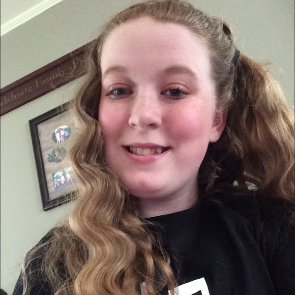 Profile Picture of Timora Rose (@timora22) on Poshmark