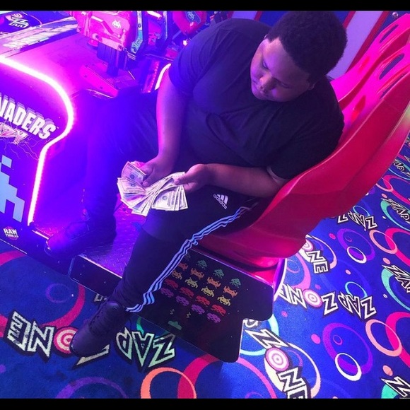 Profile Picture of Jason Mckinney (@mvpjay313) on Poshmark