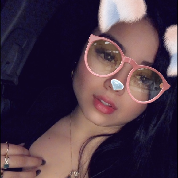 Profile Picture of Lia Sharkar (@liassv1292) on Poshmark