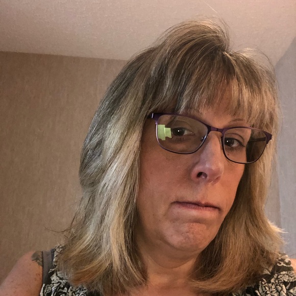 Profile Picture of Laura Fultz (@lfultz217) on Poshmark