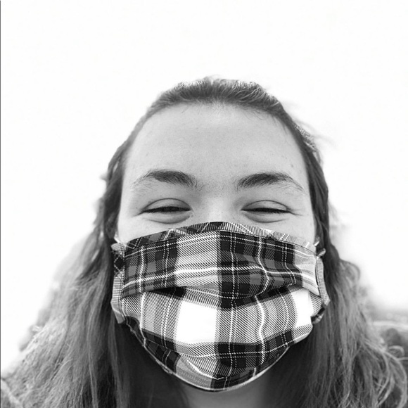 Profile Picture of Elizabeth Katterman (@ek69448) on Poshmark