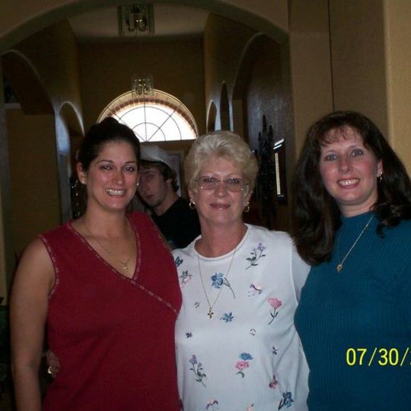 Profile Picture of Myra Cornue (@mcornue07) on Poshmark