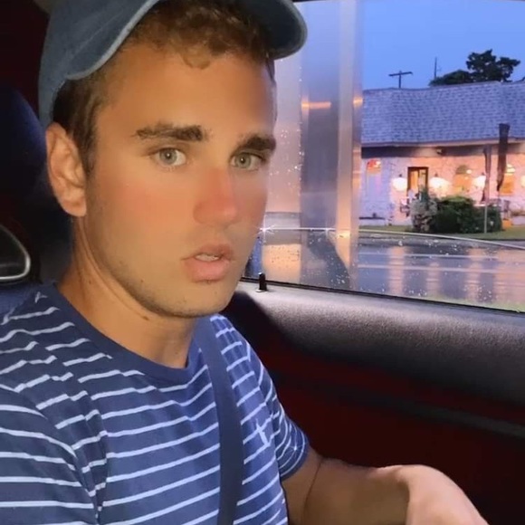 Profile Picture of Brian Pasternak (@bpasternak34) on Poshmark