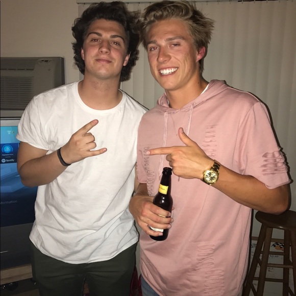 Profile Picture of Scotty Nicolai (@snicolai19) on Poshmark