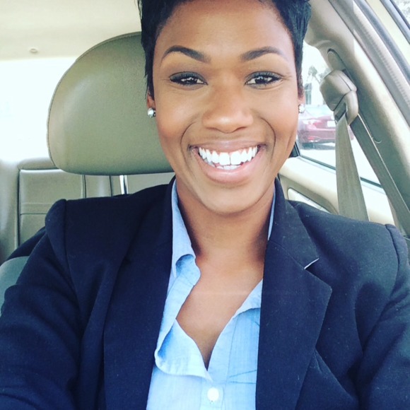 Profile Picture of Darvinique Darvinique (@darviniqued) on Poshmark