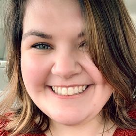 Profile Picture of Elizabeth Doyle (@lizthelibrarian01) on Pinterest