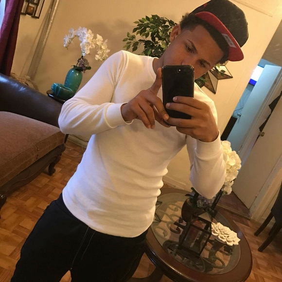 Cristofer Diaz - Poshmark Profile Picture of Cristofer Diaz (@cristofer_05_28) on Poshmark