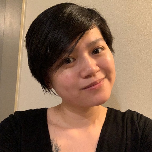 Profile Picture of Michelle Pham (@michelleham0606) on Poshmark