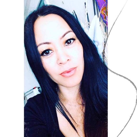 Profile Picture of Kim Luangrath (@kimluangrath) on Poshmark