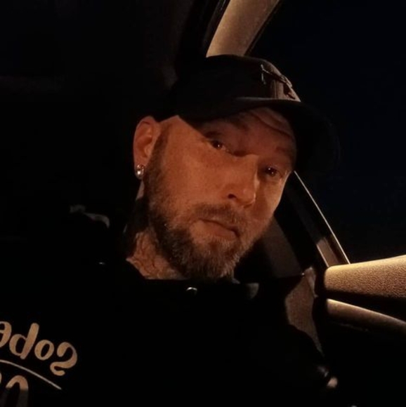 Profile Picture of Paul Beyer (@beyerpaul10) on Poshmark