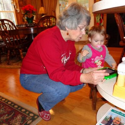 Profile Picture of Mary Netherton (@hanksmeme) on Twitter