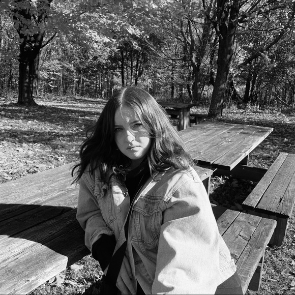 Profile Picture of Lucy Mcleish (@lucymcleish) on Poshmark