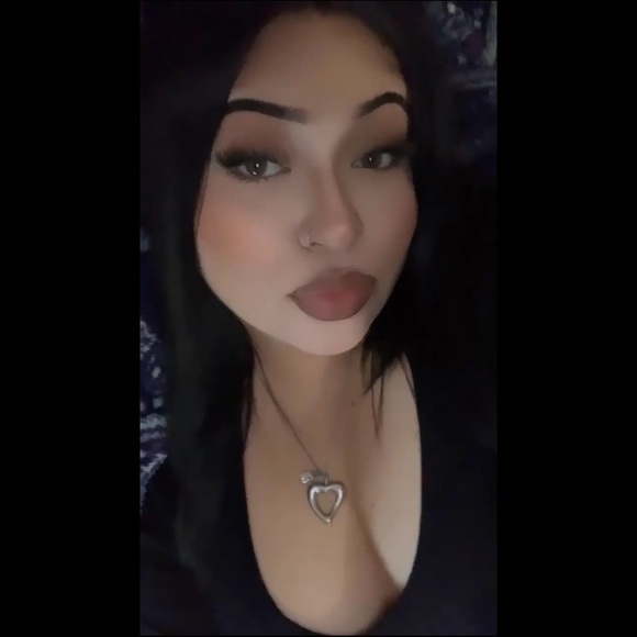 Profile Picture of Jenise Carrillo (@jenisecarrillo) on Poshmark