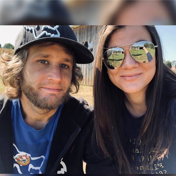 Profile Picture of Shelby Keating-cornstubble (@iluvzak) on Poshmark