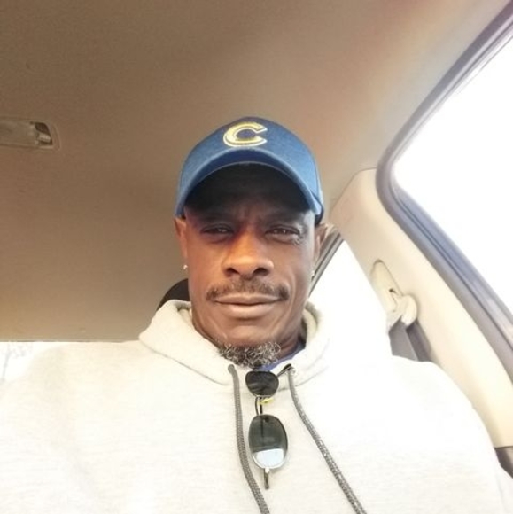 Profile Picture of John Yates (@johnyates195) on Poshmark