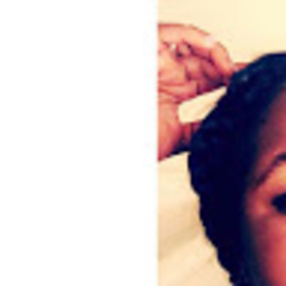 Profile Picture of T Grant (@tahayagrant96) on Poshmark