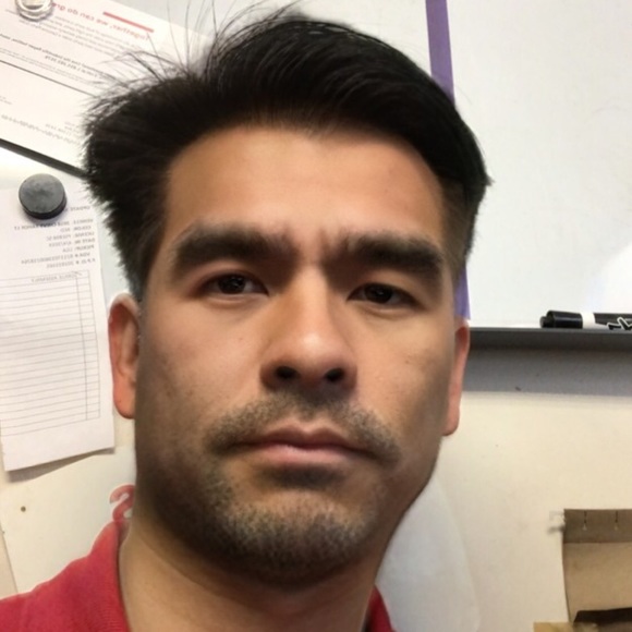 Profile Picture of Richard Lee (@rlee728) on Poshmark