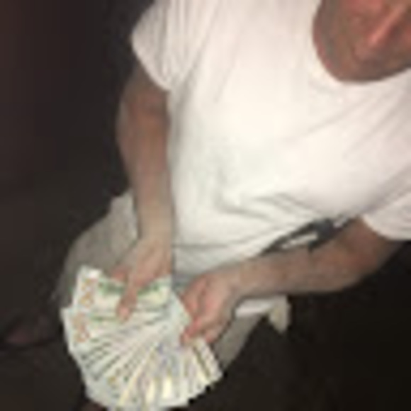 Profile Picture of Tony Brunsen (@tonybrunsen) on Poshmark