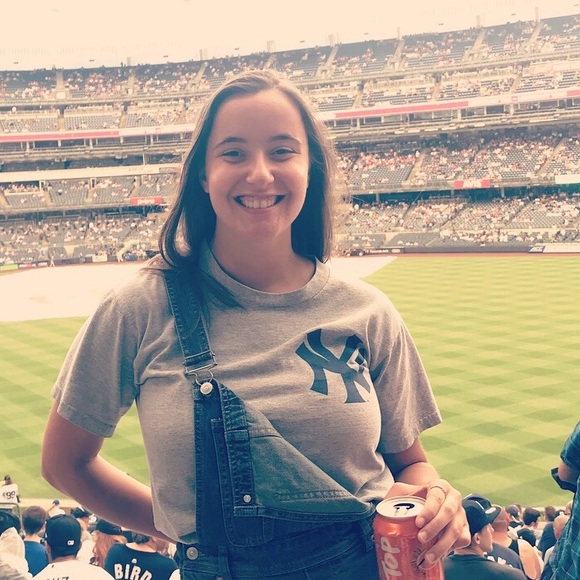 Profile Picture of Tori Tanner (@toritanner) on Poshmark