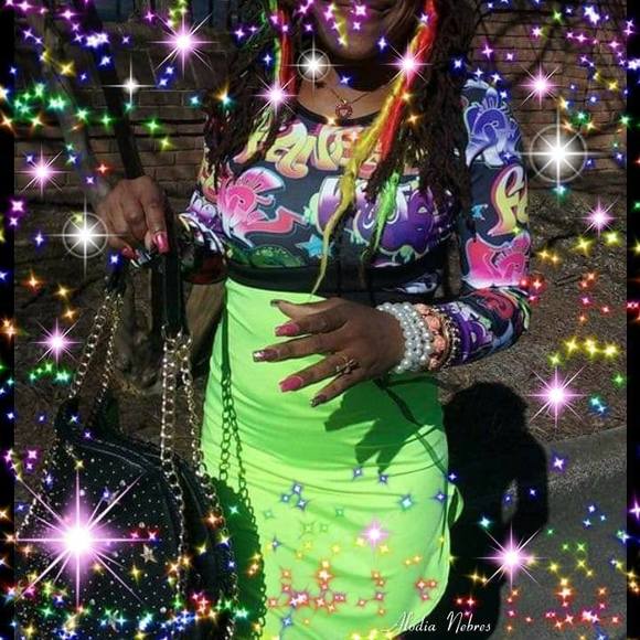 Profile Picture of Irajh Roots (@iartbyirajh) on Poshmark