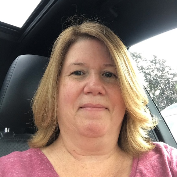 Profile Picture of Mary jane Lutheran (@mjluth) on Poshmark