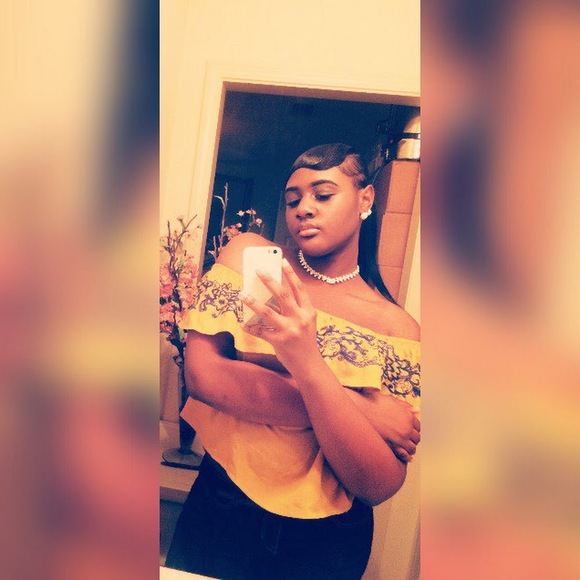 Profile Picture of Cassie .watson (@woecee) on Poshmark