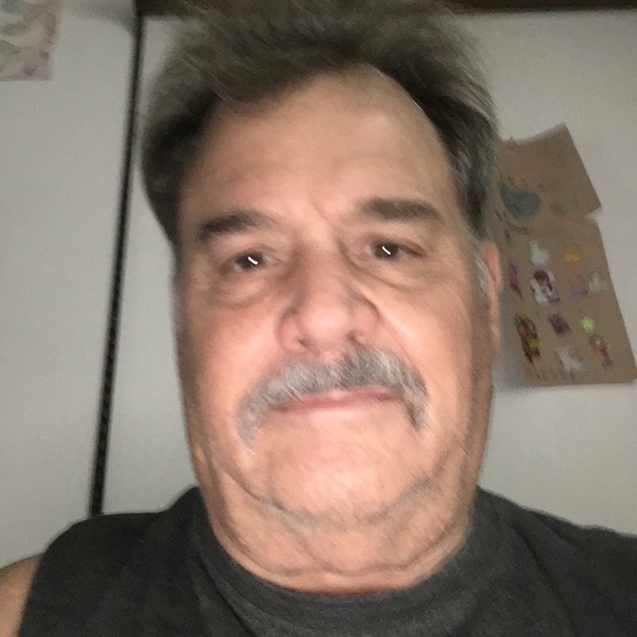 Profile Picture of Martin Wesley (@martwesl) on Poshmark