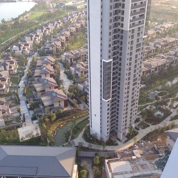 Profile Picture of Liu Yi (@yimail027) on Poshmark