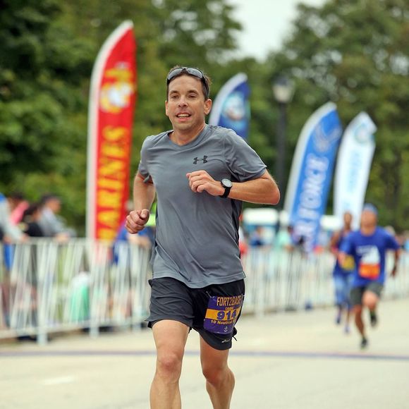 Profile Picture of Craig Schultz (@archphoto22) on Poshmark