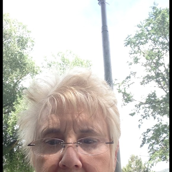 Profile Picture of Sherry Roselius (@shebby) on Poshmark