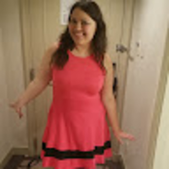Profile Picture of Christina Burgos (@cburgos0728) on Poshmark