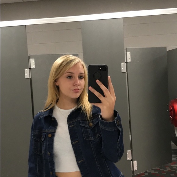 Profile Picture of Autumn Osborne (@xxautumnnx) on Poshmark